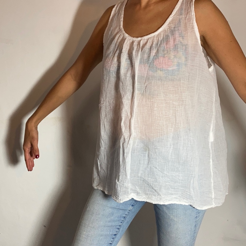 ⭐️White chiffon tank top⭐️